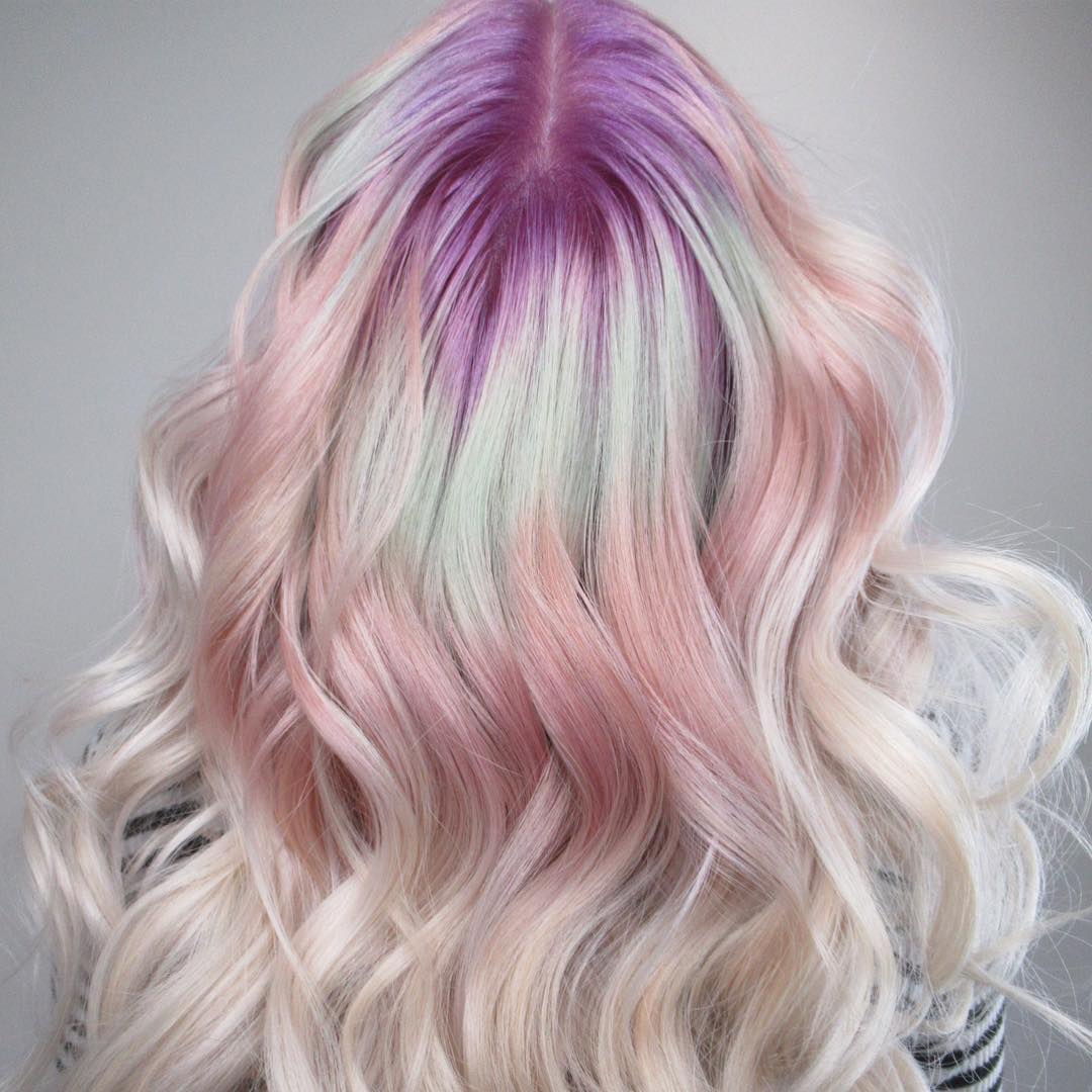 „Rădăcini de cristal” – cel mai nou trend în colorarea părului de pe Instagram (GALERIE FOTO)