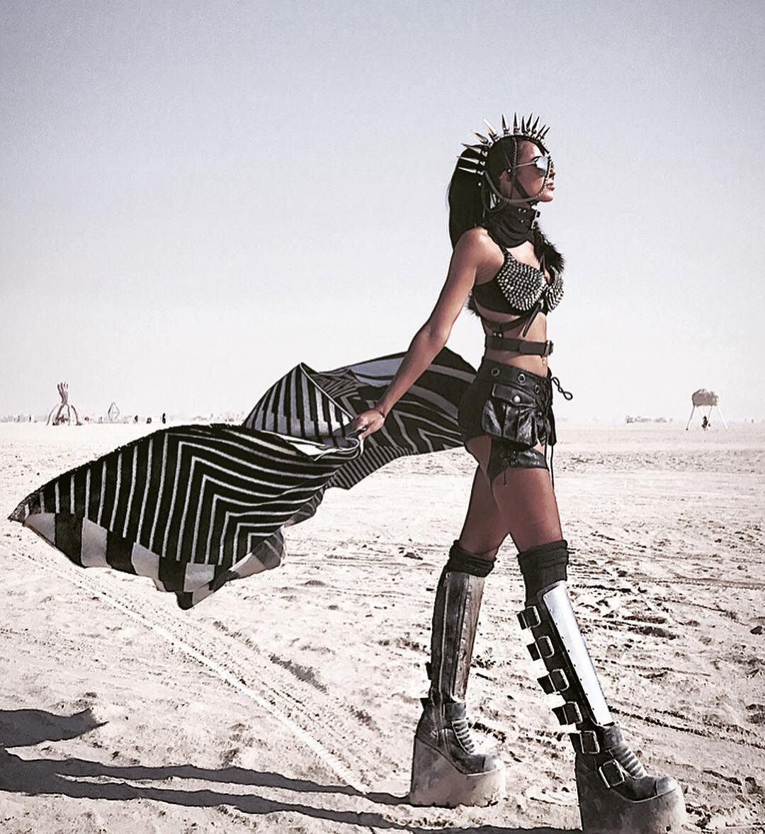 Burning Man 2018 – când moda și imaginația nu au limite și se reunesc în cel mai spectaculos festival din lume