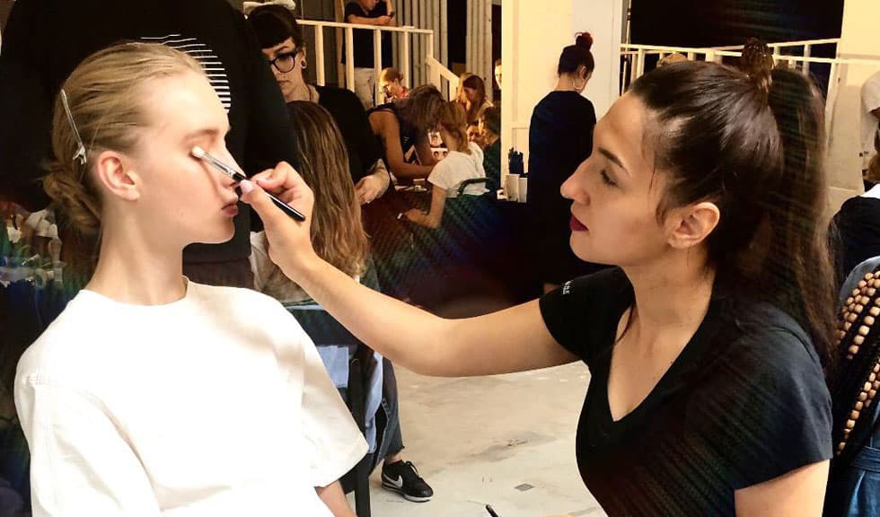 De vorbă cu Ioana Stratulat, make-up artist oficial Maybelline NY despre tendințele în machiaj și New York Fashion Week