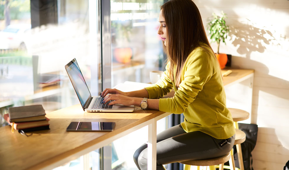 Angajatorii din tehnologie, e-commerce și consultanță – cei mai flexibili în privința ideii de muncă remote. Middle managerii și IT-iștii sunt angajații care lucrează cel mai mult de acasă